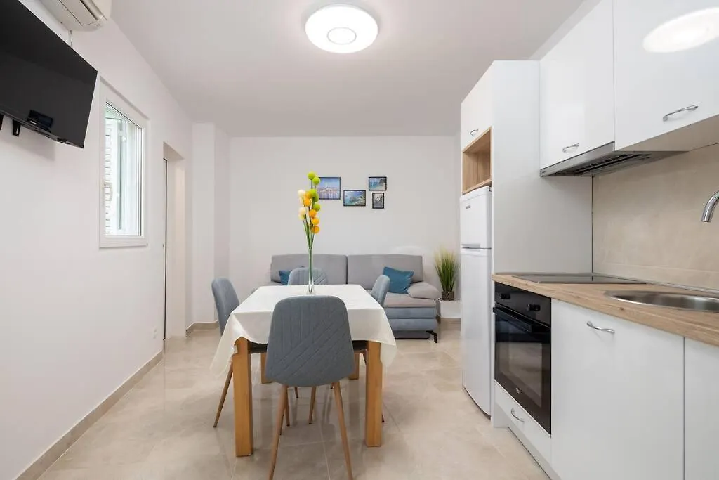Lovely Apartment Ivana In Centre With Terrace Split