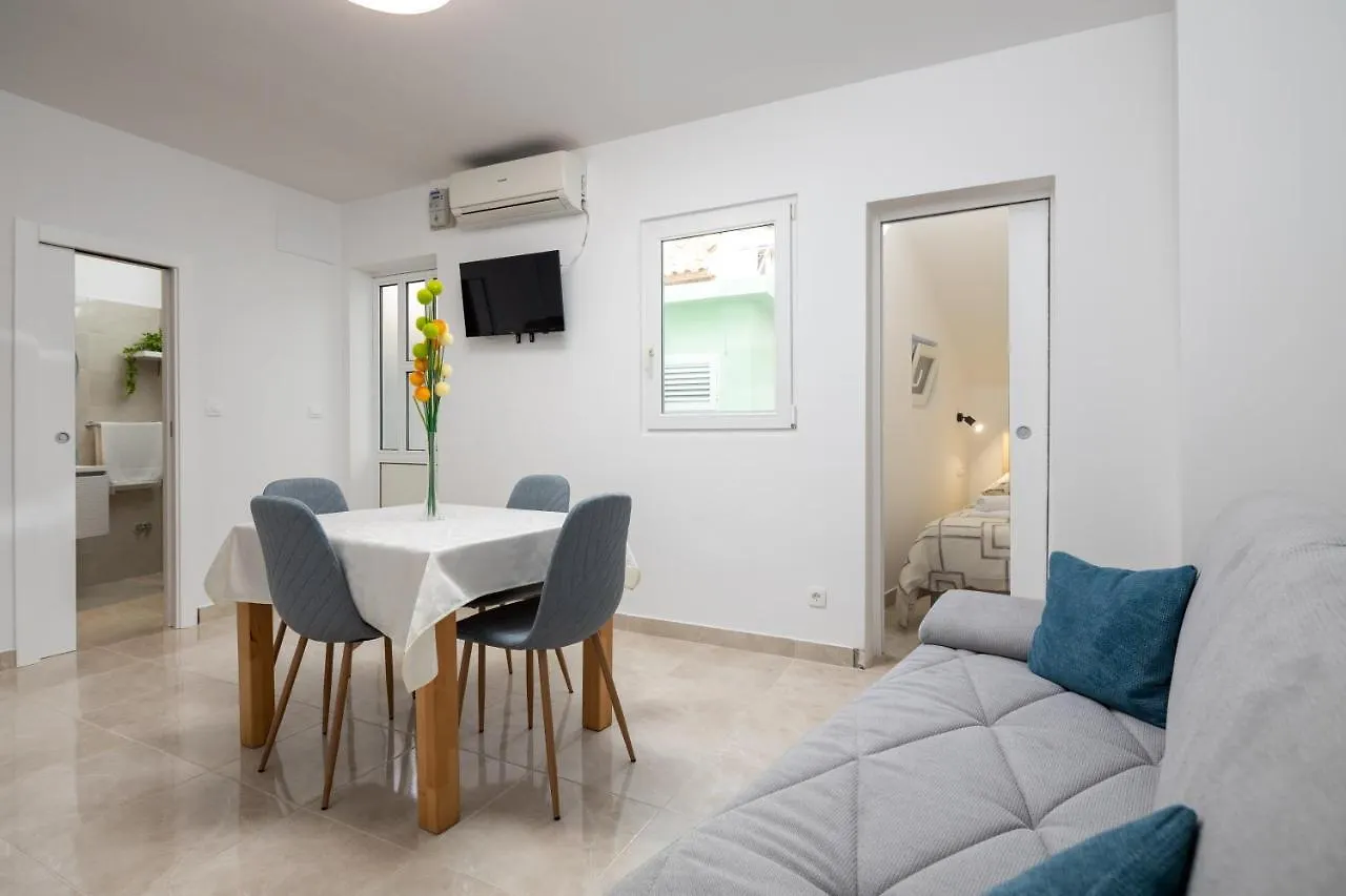 Lovely Apartment Ivana In Centre With Terrace Split