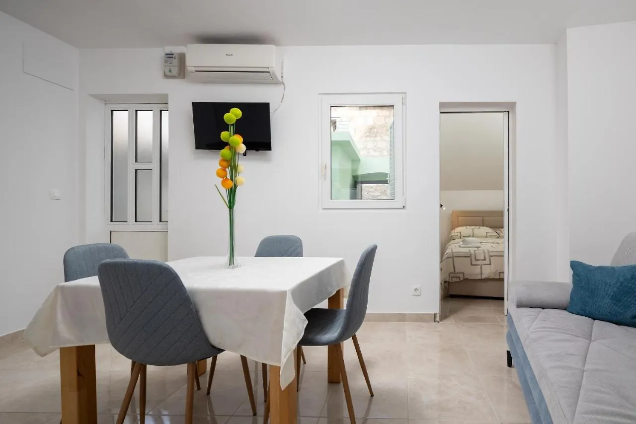 Lovely Apartment Ivana In Centre With Terrace Split